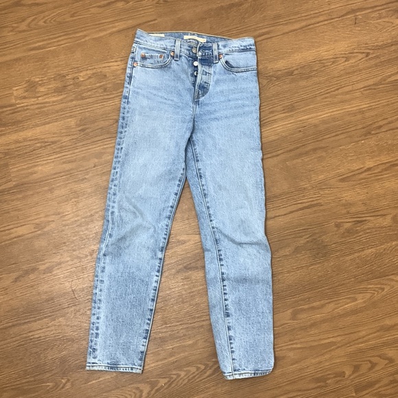 Levi’s WEDGIE FIT ANKLE WOMEN'S JEANS - Picture 2 of 8